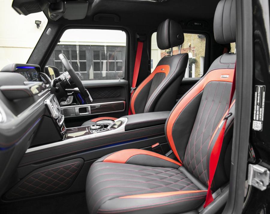 Интерьер Mercedes-AMG G63 Edition #1 (W463) 2018 года  (UK) (фото 23 из 24)